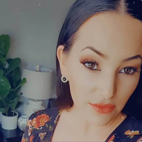 Meet your Posher, Kimberly - Picture 2 of 4